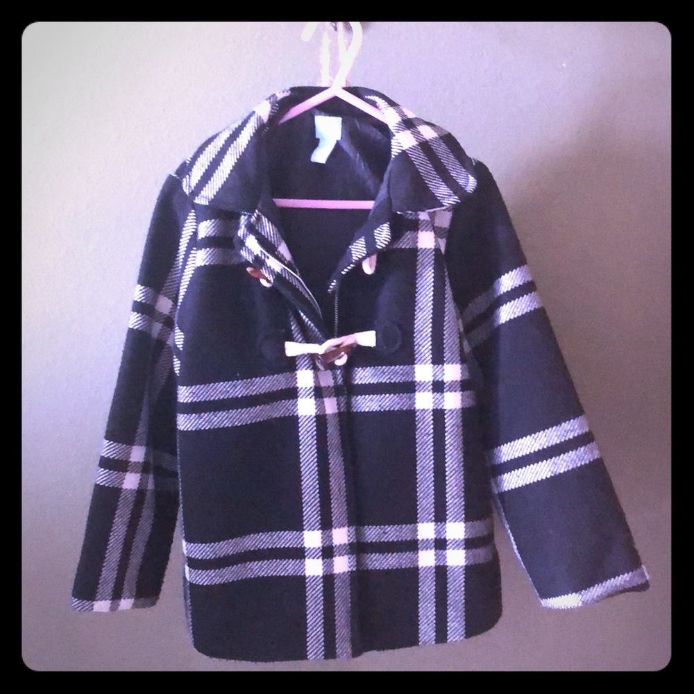 Adorable toggle button kids coat! 👧🏼